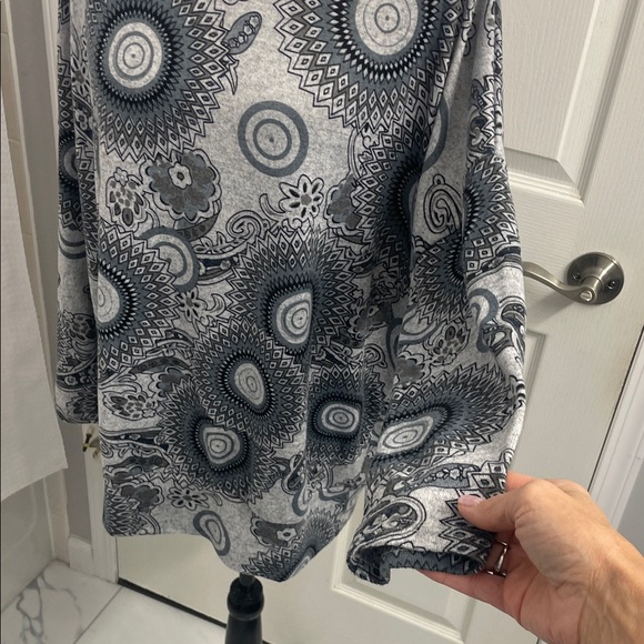 Papillon Gray Pattered Top  Tunic Round Neck Long Sleeve OS Fit Sz L - Picture 5 of 9